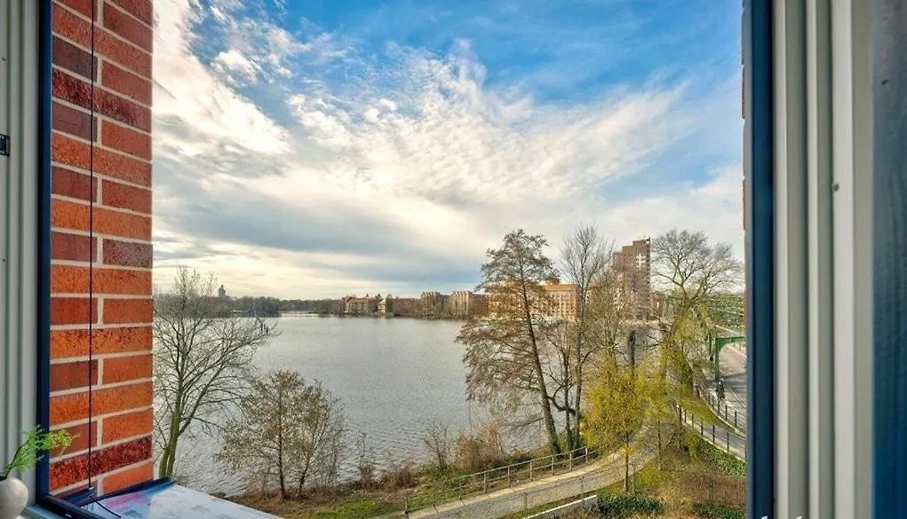 Apartment Am Wasser - Insel Eiswerder Berlin 0*,  Almanya